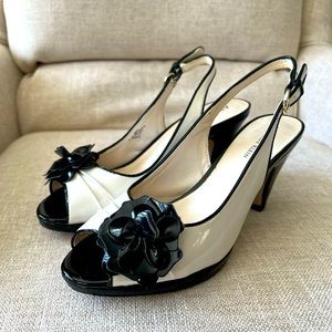 Ann Klein Ivory/Black Slingback Peep toe Pumps Size 8.5
